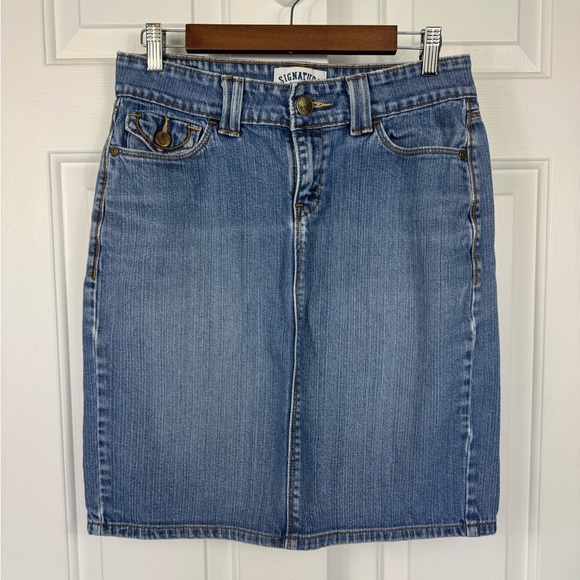 Signature by Levi Strauss Dresses & Skirts - Levis Signature‎ Size 6 Jean Skirt Cotton Spandex Blend Pockets Denim